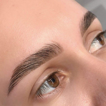 корекція брів в центрі Львова