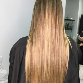 Фарбування волосся
                    Парикмахер-визажист Христя Львов