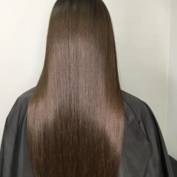 Кератинове вирівнювання
                    Перукар-візажист Христя Львів