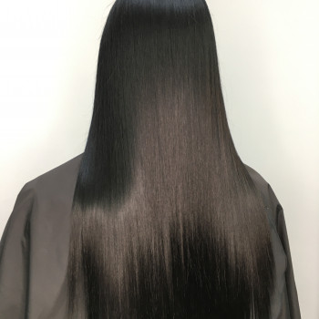 Кератинове вирівнювання
                    Перукар-візажист Христя Львів