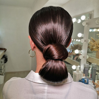 Укладання та зачіски
                    Візажист Оля Київ