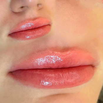 Перманентний макіяж губ. Акварельна техніка
                    Мастер перманентного макияжа Анастасія Кривой Рог