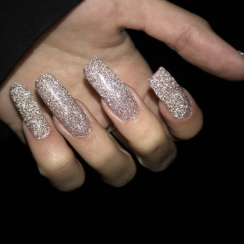 Маникюр на длинные ногти светоотражающий, фото - мастер маникюра Юлия Мацун
