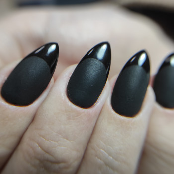 Манікюр з покриттям + дизайн
                    Мастер маникюра Наталія Киев