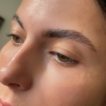 Ламінування брів