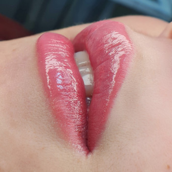 Перманентний макіяж губ
                    Майстер перманентного макіяжу Anna Дніпро