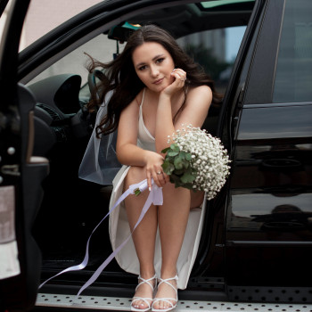 Макіяж
                    Мастер по наращиванию волос Елена Киев