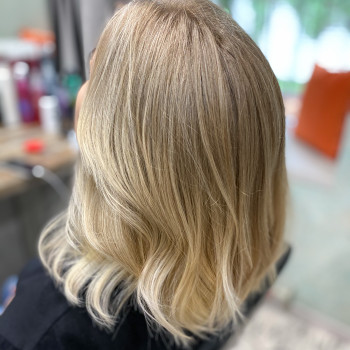 Сложное окрашивание волос
                    Парикмахер-колорист Мария Днепр