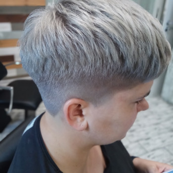 Тонирование волос
                    Парикмахер-колорист Мария Днепр