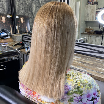 Тонирование волос
                    Парикмахер-колорист Мария Днепр