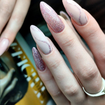 Манікюр мигдаль на довгі нігті блискучий, фото - Майстер манікюру Катерина Недяк