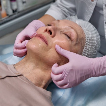 Моделюючий масаж обличчя
                    Салон красоты Sweet Skin Киев