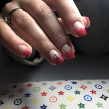 Рожевий манікюр омбре геометрія, фото - Майстер манікюру Зоя Ліпінська