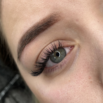 Нарощення вій
                    Візажист Ніка Ужгород