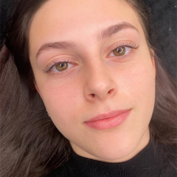 Нарощення вій
                    Візажист Ніка Ужгород