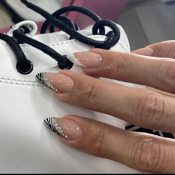 Нарощування нігтів
                    Мастер маникюра Татьяна Киев