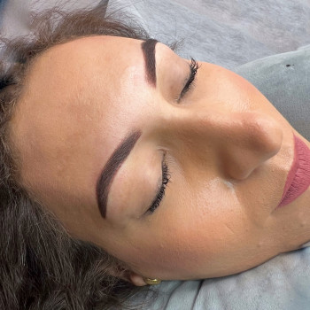 Пудровые брови
                    Мастер перманентного макияжа Елена Кривой Рог