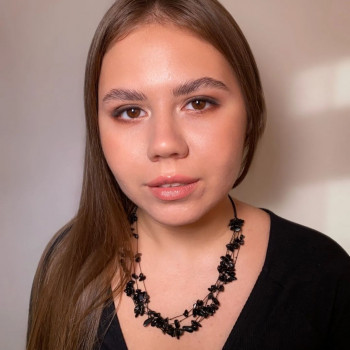 Макіяж
                    Визажист Дина Павлоград