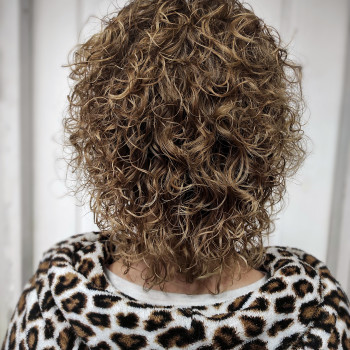 Химическая завивка
                    Парикмахер Елена Харьков