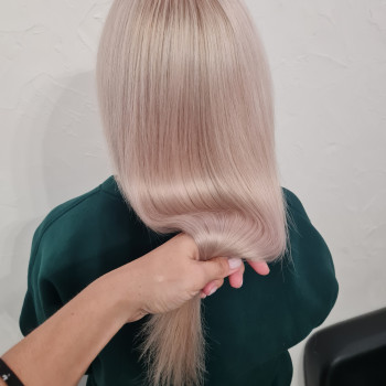 Фарбування волосся
                    Перукар-колорист Олеся Дніпро