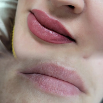 Перманентний макіяж губ