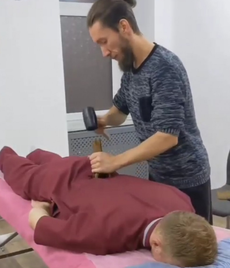 Масаж, фото - фізіотерапевт Євген Кочубей