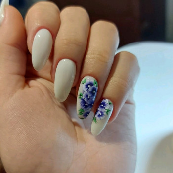 Фото из портфолио мастера Юлія Колесник (мастер маникюра, Днепр)