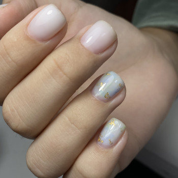 манікюр на короткі нігті, ніжний манікюр, молочний манікюр