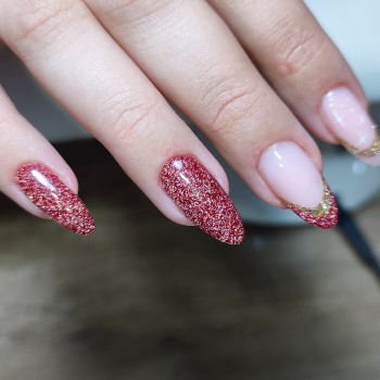 Красный маникюр новогодний с блестками, фото - Мастер маникюра Елена Пашкевич