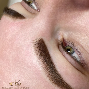 Перманентний макіяж брів