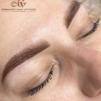 Перманентний макіяж брів