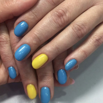 Желтый маникюр голубой патриотический, фото - Мастер маникюра Виктория Еременко