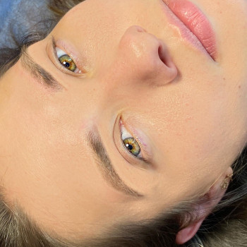 Перманент бровей