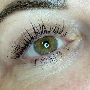 Ламинирование ресниц
                    Мастер перманентного макияжа Роксана Киев