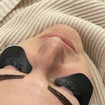 Окрашивание бровей и ресниц. Коррекция бровей