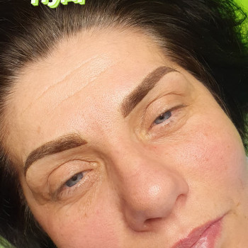 Пудрові брівки на віковій шкірі