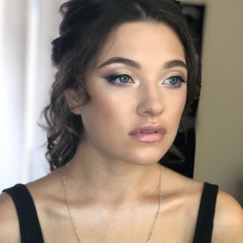 Макіяж
                    Визажист Даша Киев