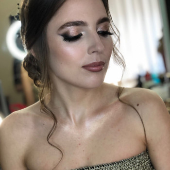 Макіяж
                    Визажист Даша Киев