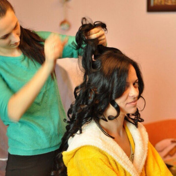 Вечерние прически, укладки Николаев
                    Брейдер Крісс Николаев