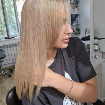 Кератин
                    Парикмахер Лидия Киев