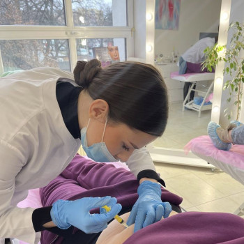 Липолитик:
-уменьшение локальных жировых отложений на клети, фото - косметолог Відана Скрильнік