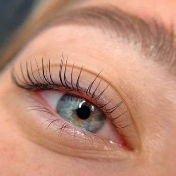 Ламінування вій
                    Салон краси ЛайфТріо Дніпро