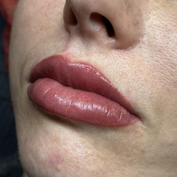 Губи перманент