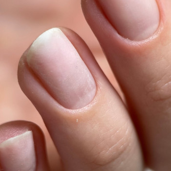 комбінований манікюр без покриття