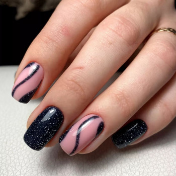 Манікюр з блискітками чорний лінії, фото - Майстер манікюру Олена Герасимчук