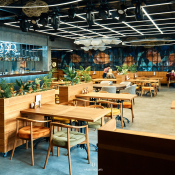 Фото для бізнесу. Контентна фотосесія
                    Фотограф Іван Днепр