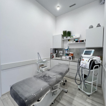 Ageless Esthetic Center, Трускавець Фото - 1