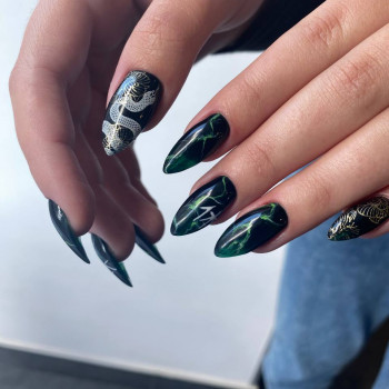 нарощенні нігті із дизайном