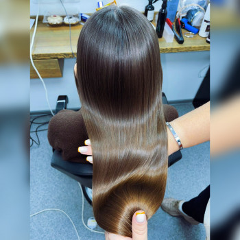 Кератинове вирівнювання волосся
                    Парикмахер Світлана Луцк