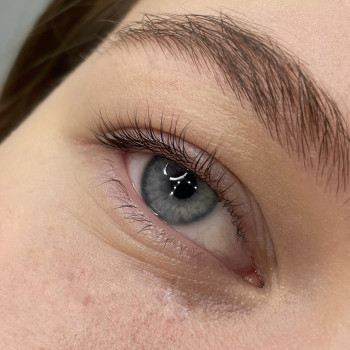 Ламінування та фарбування вій
На 1,5-2 місяці за 1 год